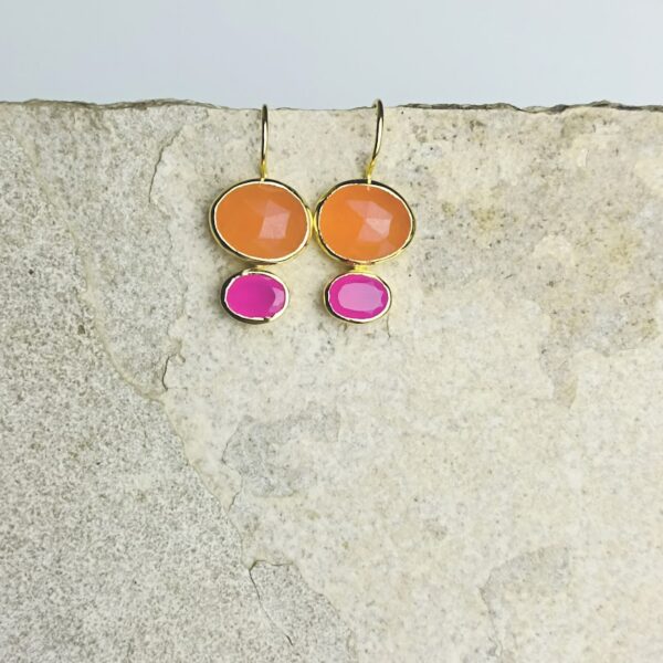 Oorbellen met carneool en fuchsia onyx
