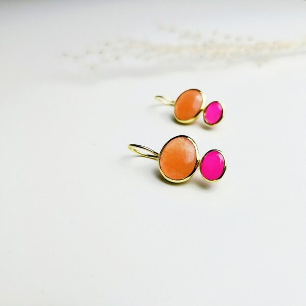 Oorbellen met carneool en fuchsia onyx