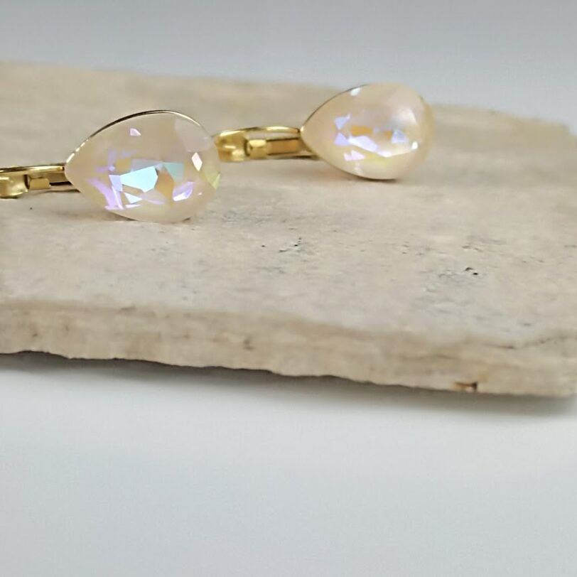 swarovski druppel oorbellen milky beige