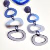 blauwe resin statement oorbellen lang