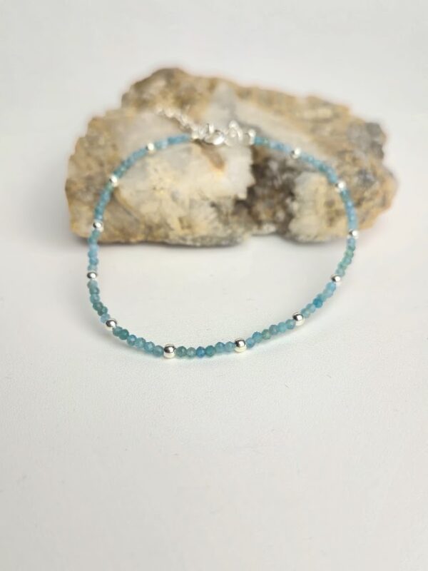 handgemaakte armband van apatiet blauwe edelsteentjes
